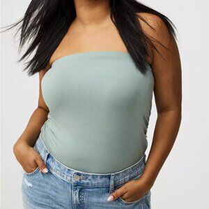 Torrid Foxy Ruched Tube Top Chinois green Size 2